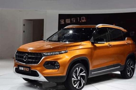 7万买乞丐版丰田？国产小极光顶配才7万 月薪3千搞定