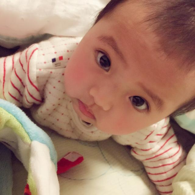 孕期多吃两种水果,宝宝眼睛圆又大,好多妈妈不知道