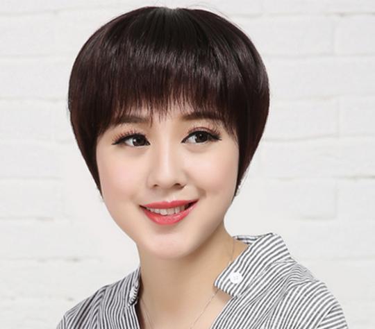 适合50岁用的头像女,五十岁最佳微信头像花 40-50岁女士发型 时尚妈妈短发图片