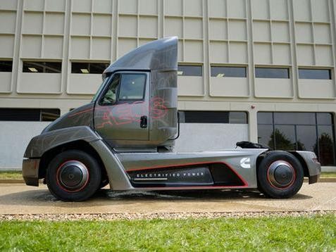 被截胡了！康明斯率先推出电动卡车，特斯拉慢了一步