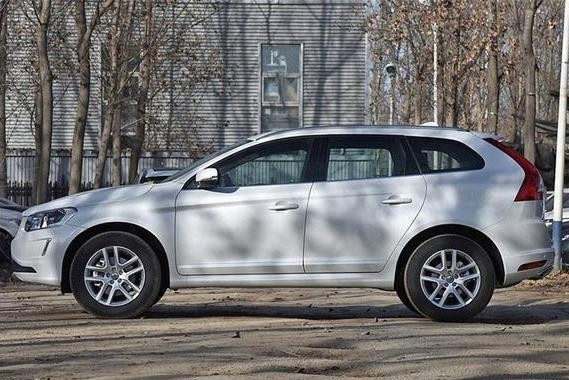 两款卖出“白菜价”的豪华品牌SUV，你会选哪一个？