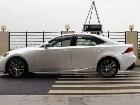 个性胜过3系，品味强于C级，纯进口，买它是真爱