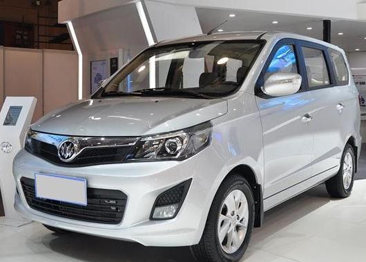 大过五菱宏光，颜值还高，拉货载人它最强，只卖4万2