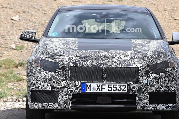 全新宝马1系谍照曝光 首次采用前轮驱动