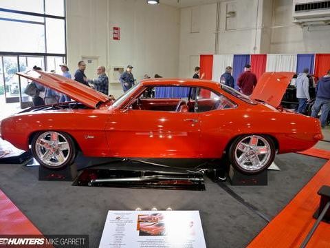 定制改装60年代初的复古Camaro