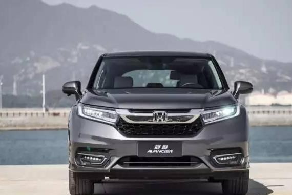 同样的价钱，究竟买高配小车好，还是买低配大车好？