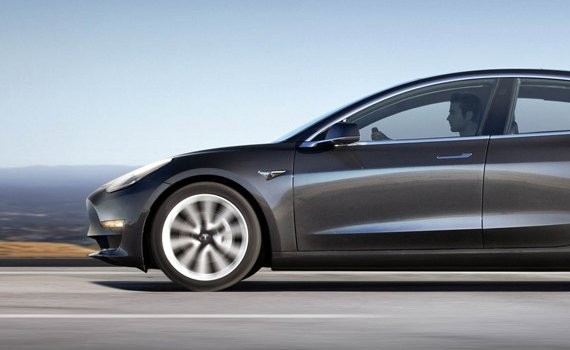 特斯拉将推升级版Model 3 配空气悬挂/全轮驱动