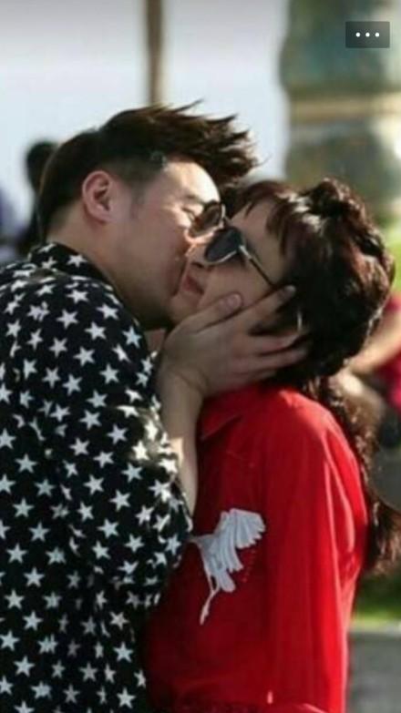 杨丞琳当场质问潘玮柏是不是吴昕在一起,看看李晨