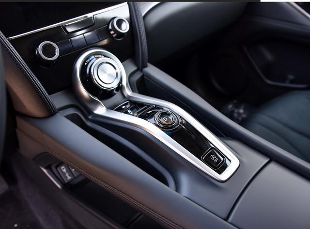 换壳的本田?你以为真的这么简单!看完内饰才知错了