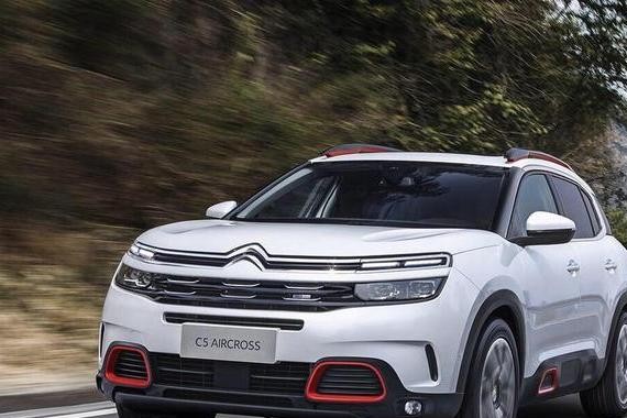 颜值甩了途观几条街！15万起的售价，尾灯就带4个8！