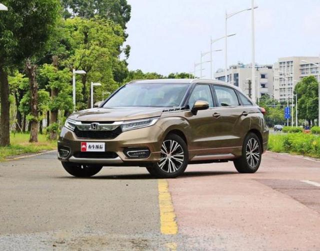 用料最NB的日系SUV,其乘坐空间也是同级最大!