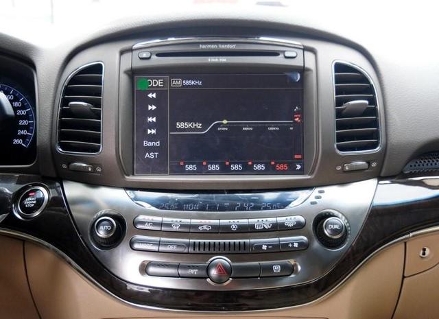 车头像奔驰S级,车尾像宝马,听到车名却没人敢买了