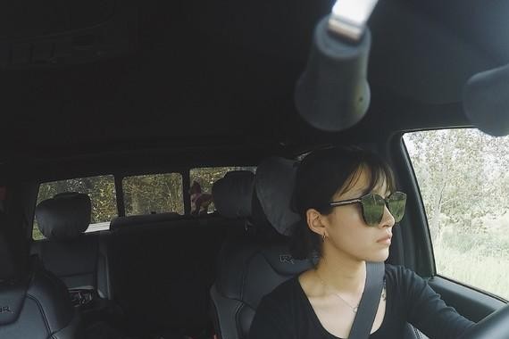 美女司机开福特猛禽越野，这是一种什么体验？