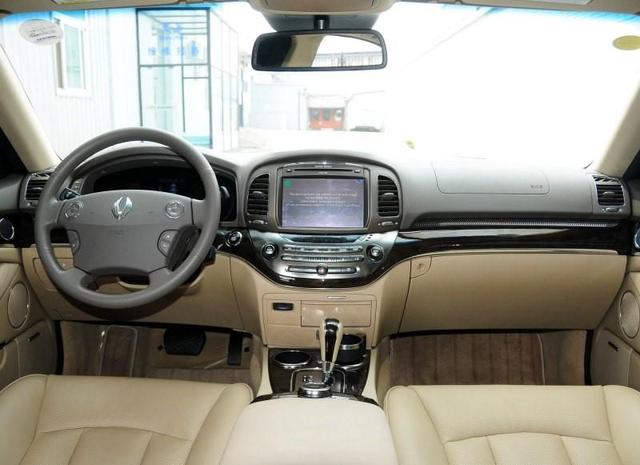 车头像奔驰S级,车尾像宝马,听到车名却没人敢买了