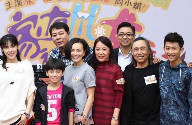 《家有儿女初长成》将在2017年上映,不虽然电视剧讲述的不是刘星小雪长大后的故事,但是,依旧期待。