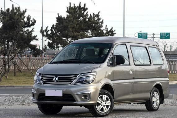 刷新三观，这车居然配10.2英寸假屏幕，还有5个天窗