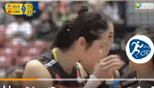 丁霞与朱婷漂亮配合。