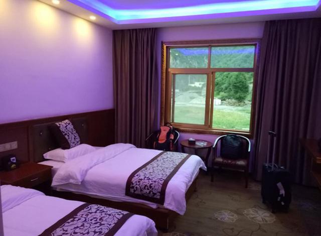 丝绸之路自驾三人行首站—追思汶川品锅庄民俗