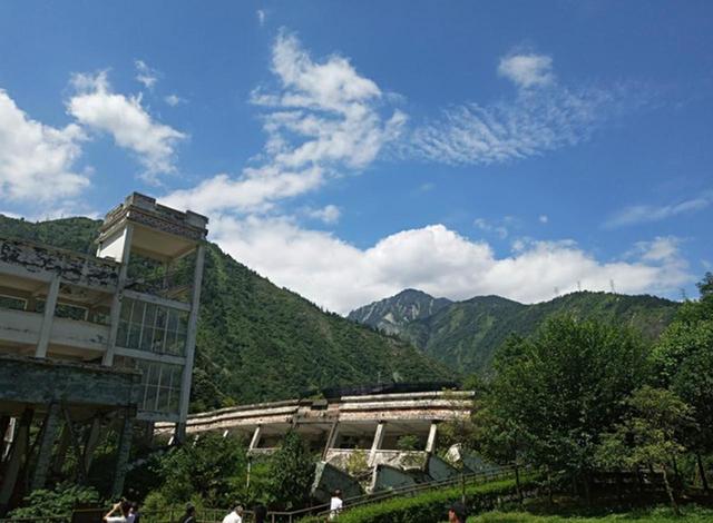 丝绸之路自驾三人行首站—追思汶川品锅庄民俗