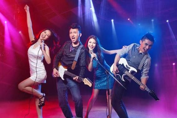 20万左右的预算，是买合资中型还是豪华轿车？