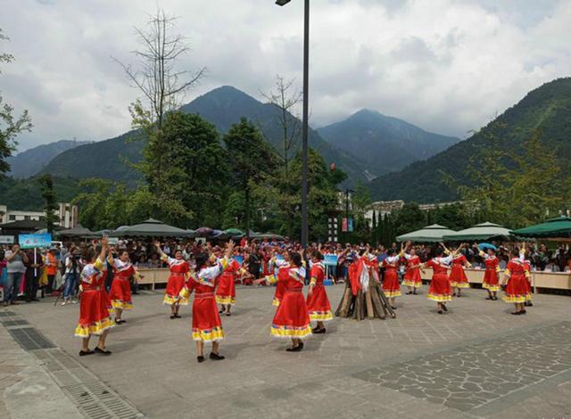丝绸之路自驾三人行首站—追思汶川品锅庄民俗
