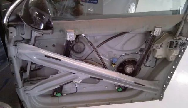 车内异响惹人烦!但很多都是你自己造成的!