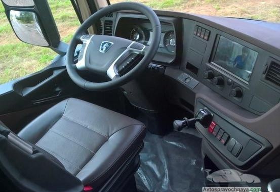 俄罗斯卡车司机有福了 卡玛斯新重卡配备奔驰驾驶室