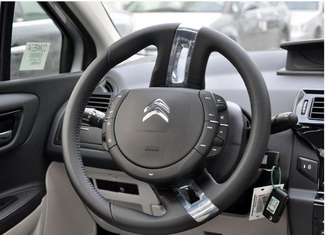 汽车上反人类的设计!逼死强迫症!你的车中枪没有?