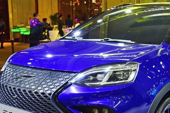 比亚迪最怕它，续航300公里仅10万，“平民特斯拉”