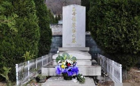 直击14位明星的墓地，外观很豪华，看起来却十分凄凉