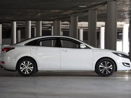 马6底盘，比轩逸还大，这国产8万真不亏