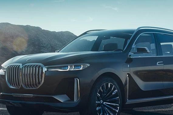 都是X7，前者豪华却遭哄抢，后者四两都不如人一辆