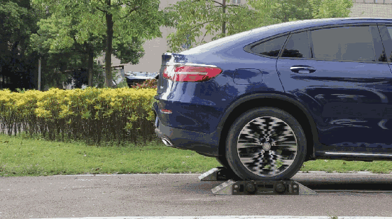 最便宜的德系进口轿跑SUV,回头率高,四驱行不行?