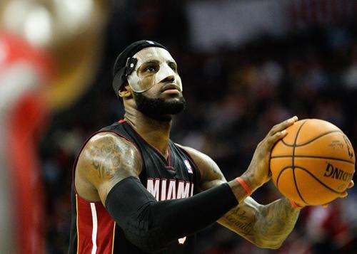 詹姆斯生涯最高61分,但你知道杜兰特生涯最高