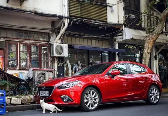 年轻人都争着买！昂克赛拉、福克斯怎么选？