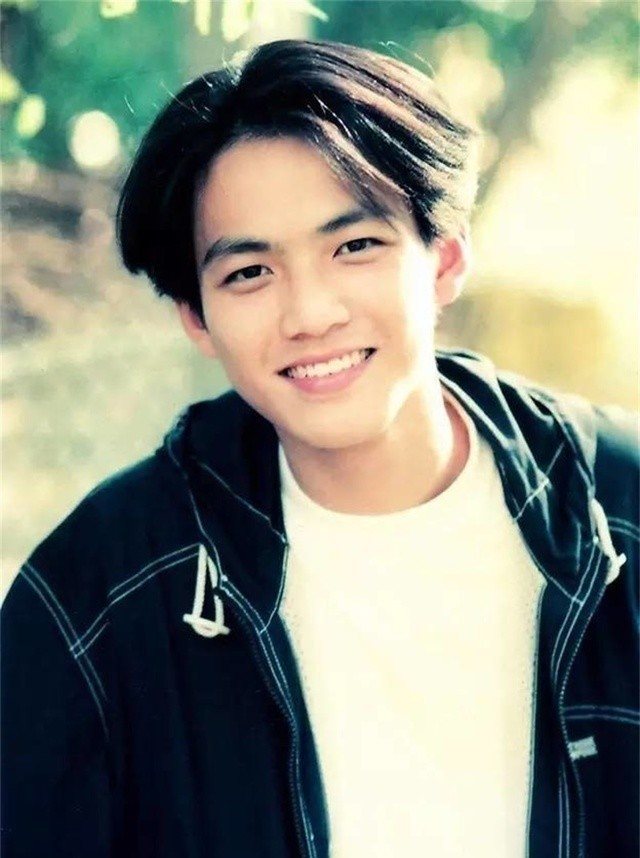 男星年轻时帅照颜值,古天乐第三,没想到他竞排