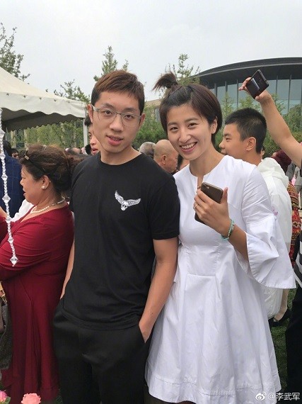 图说:许昕和妻子姚彦