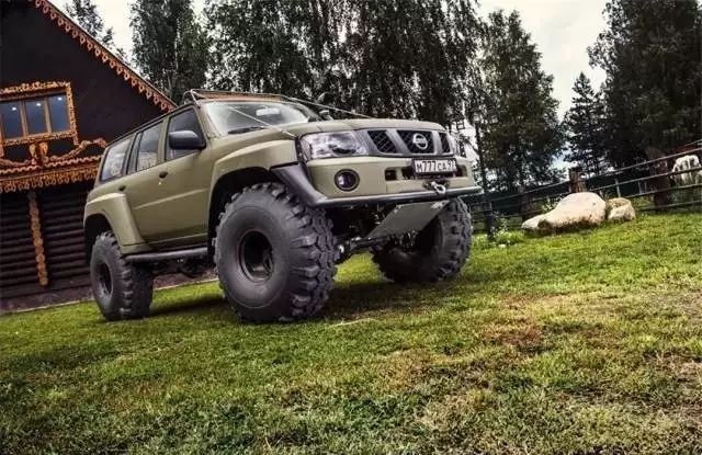 比陆巡大一圈还便宜20万,玩越野也没几个干得过TA