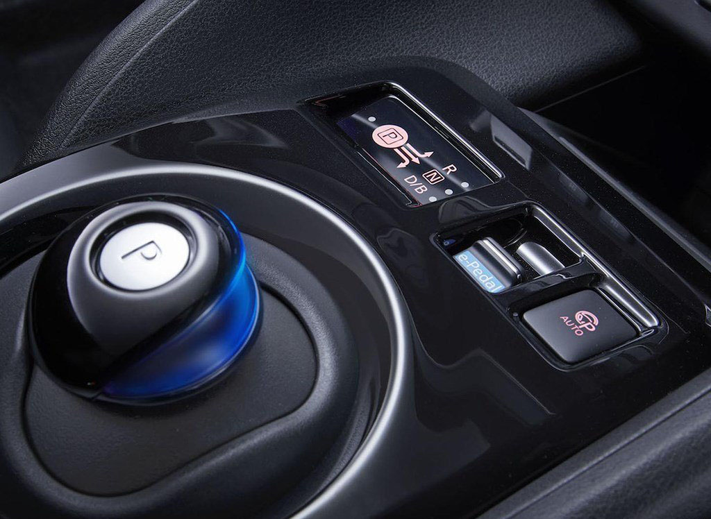 新一代日产聆风,纯电动汽车售价才12万!