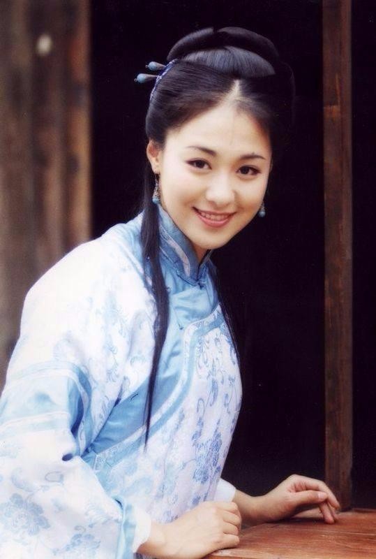 电脑上wap网:她是内地第一古装美女 嫁清朝皇子后人 发福胖过李湘