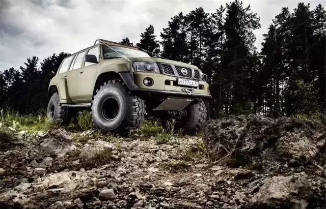 比陆巡大一圈还便宜20万,玩越野也没几个干得过TA