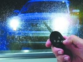 路边停车被贼盯上 安全锁车技能你懂不