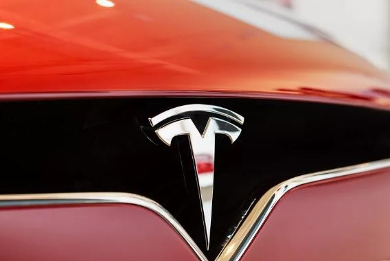 特斯拉：为躲避飓风艾尔玛提高美国部分地区电池容量