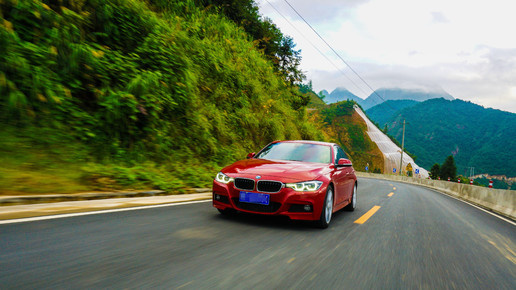 群山中的一抹红，谈谈320i M运动版。