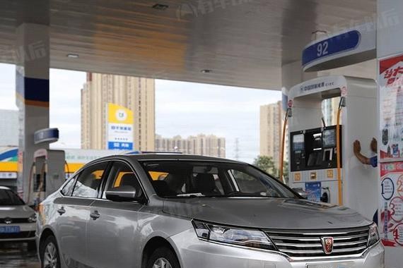 车上按了这个不起眼的按钮，油耗居然会有这么大差距