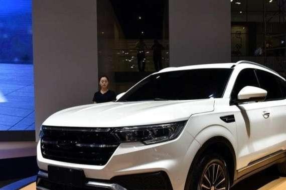 轴距2米6, 悬浮式设计配电吸门, 豪华SUV才卖8万