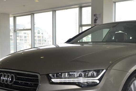 奥迪放大招，豪车跌至50万，颜值比奔驰E级高