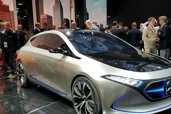 解读奔驰EQA概念车 奔驰真要进军新能源车市场了！