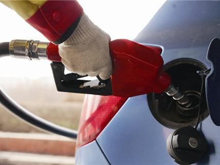 别期待油价下跌了，做到这6点，日常油耗节省一半！