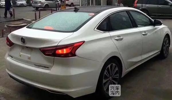 高配LED大灯液晶仪表,长安睿骋CC最全实拍